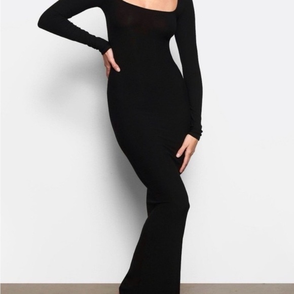 SKIMS Dresses & Skirts - Skims Black Long Sleeve Dress